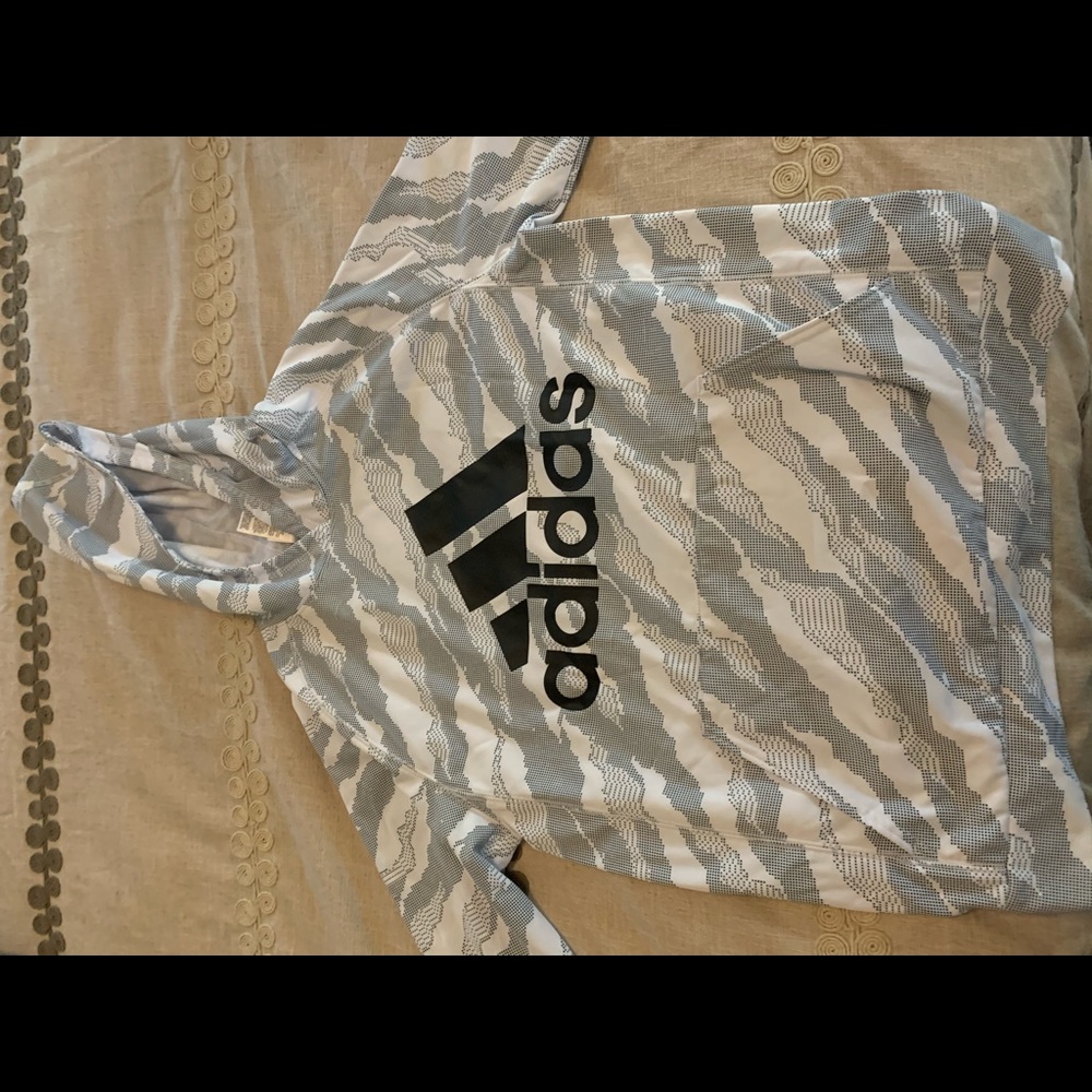 Adidas  young Hoodies size XL